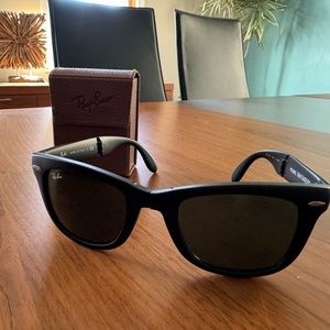 RAYBAN Wayfarer folding Unisex sunglasses black